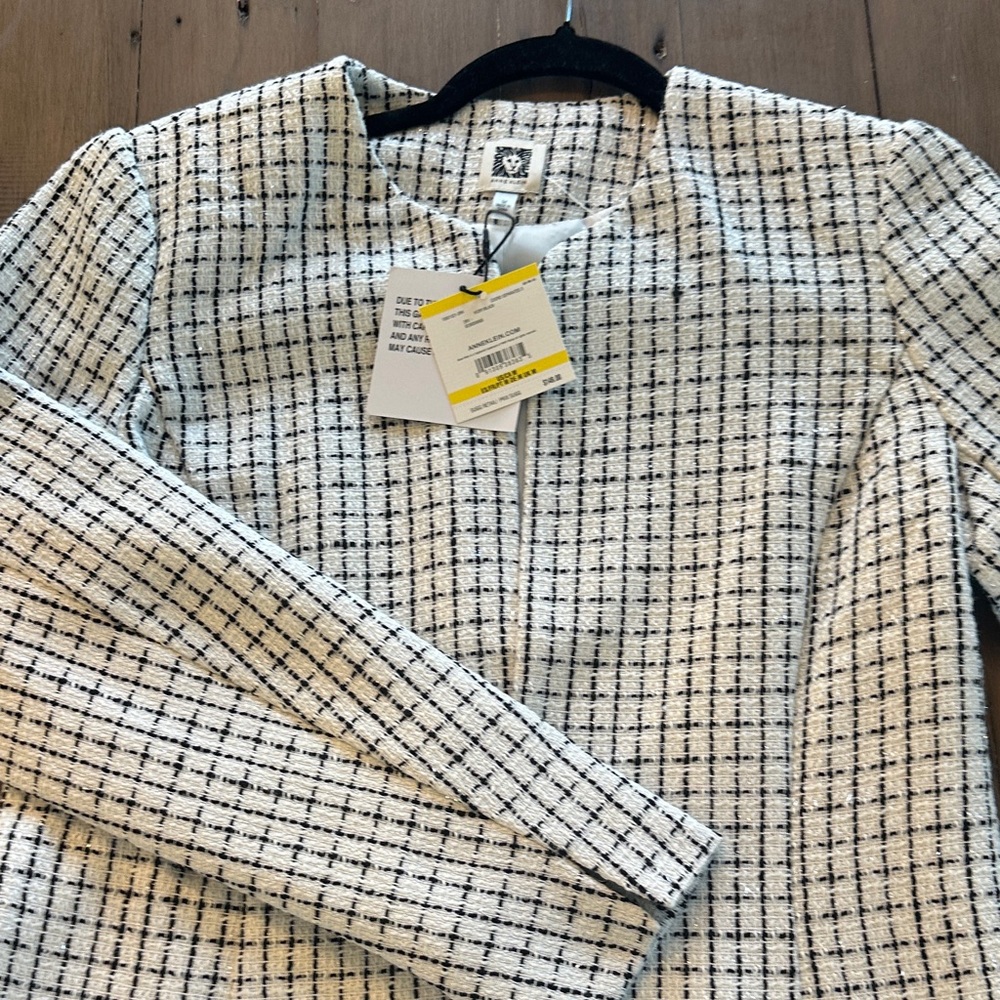 Chic Anne Klein White and Black Plaid Jacket, Flat Front, no closure, no pocket
